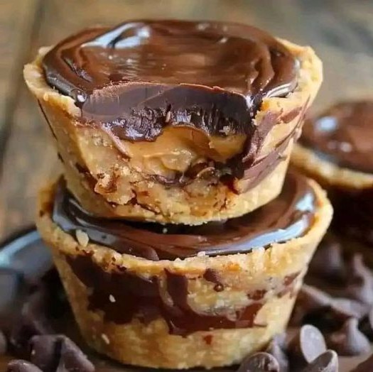 Chocolate peanut butter cups