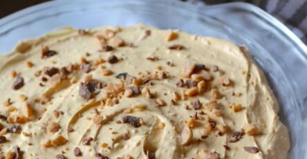 The Perfect Peanut Butter Toffee Dip for Any Occasion