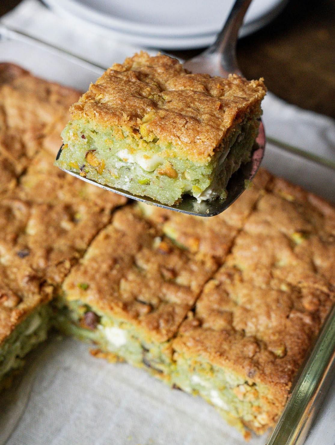 pistachio and white chocolate blondie