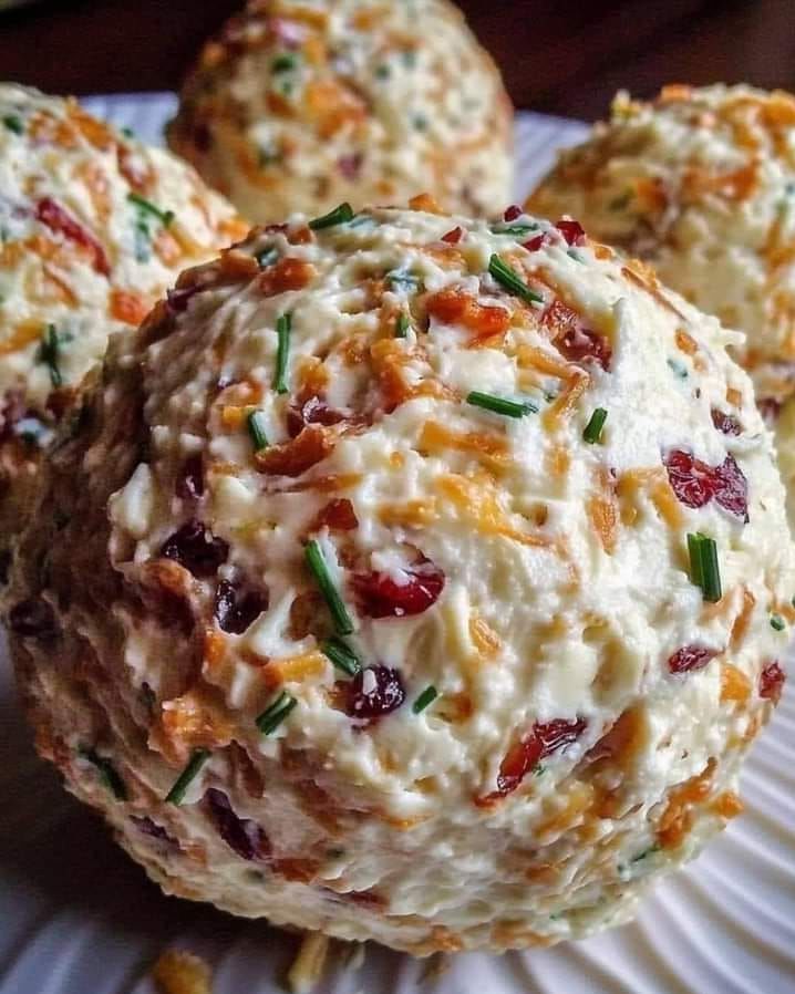 Cranberry Bacon Cheese Ball