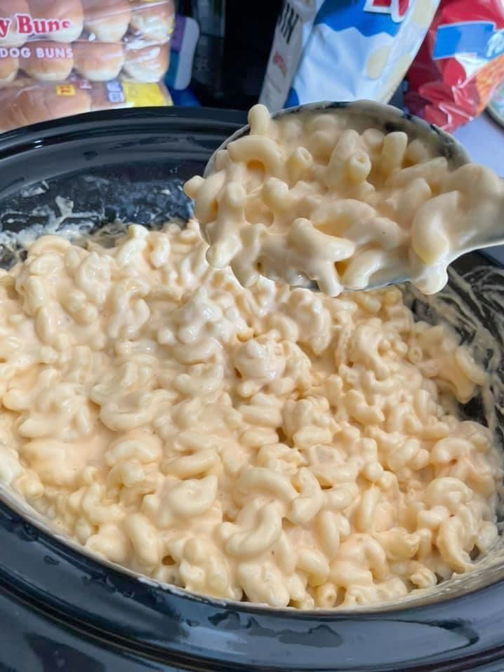 Slow Cooker Macaroni and Cheese