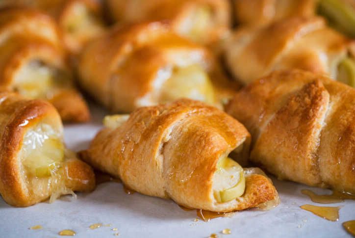 Apple & Brie Cheese Rolls