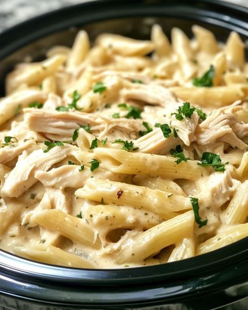 Slow Cooker Creamy Ranch Chicken Pasta