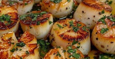 Garlic Butter Baked Scallops