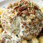 DELICIOUS PINEAPPLE CHEESEBALL