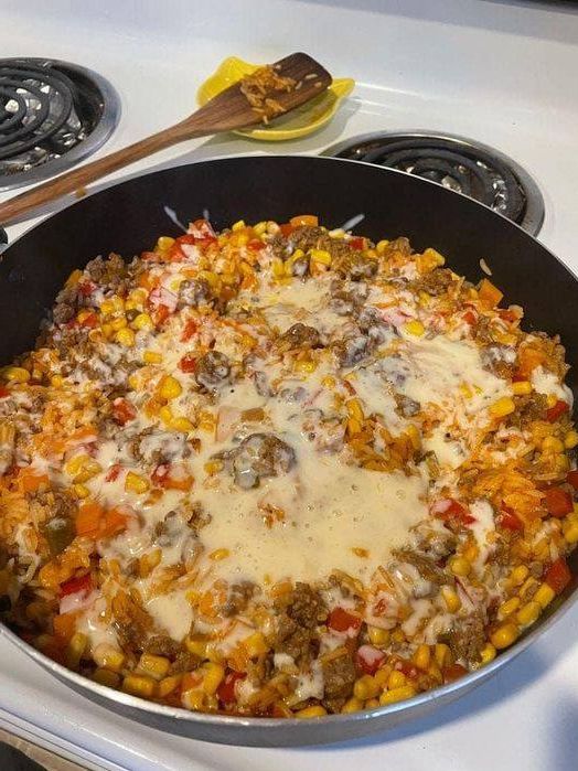 Cheesy Ground Beef and Rice Skillet