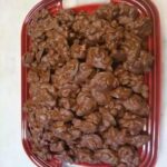 Chocolate peanut clusters