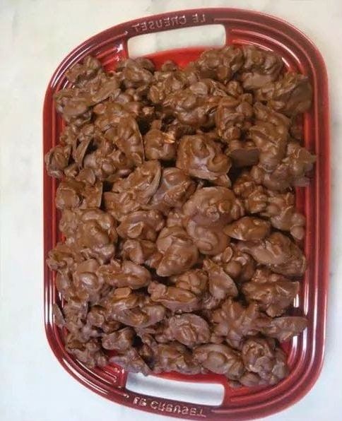 Chocolate peanut clusters