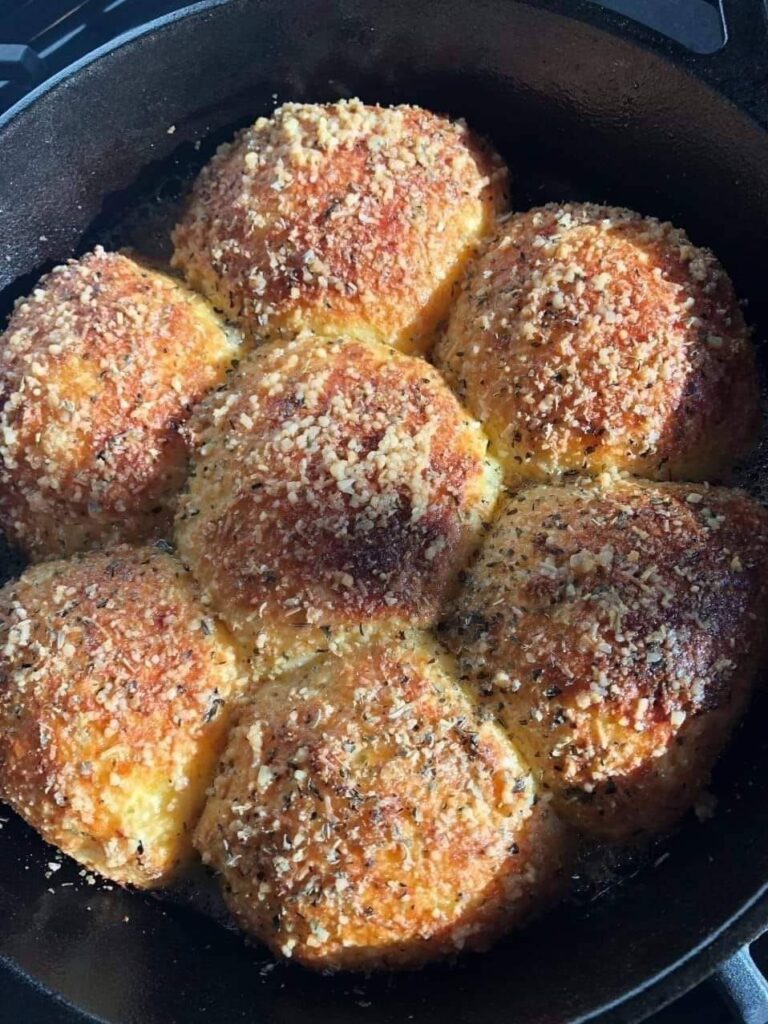 Garlic Parmesan Skillet Rolls