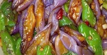 Chinese-style eggplant stir-fry with green peppers