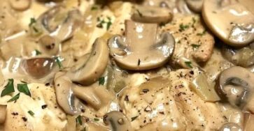 Chicken with mushroom gravy