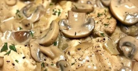 Chicken with mushroom gravy