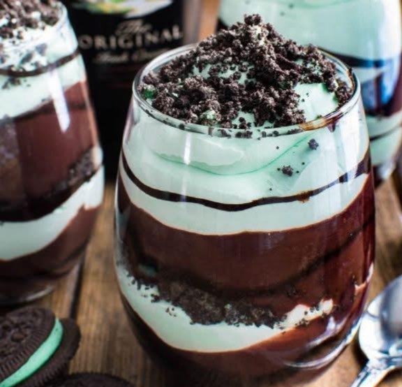 Baileys Chocolate Mint Pudding Parfaits