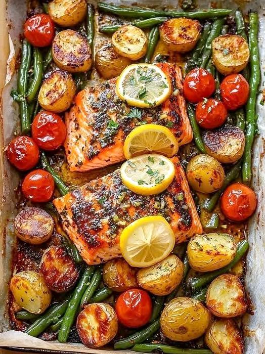 sheet pan salmon with potatoes and vegetables