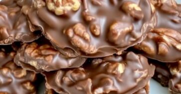 Chocolate Pecan Turtle Clusters