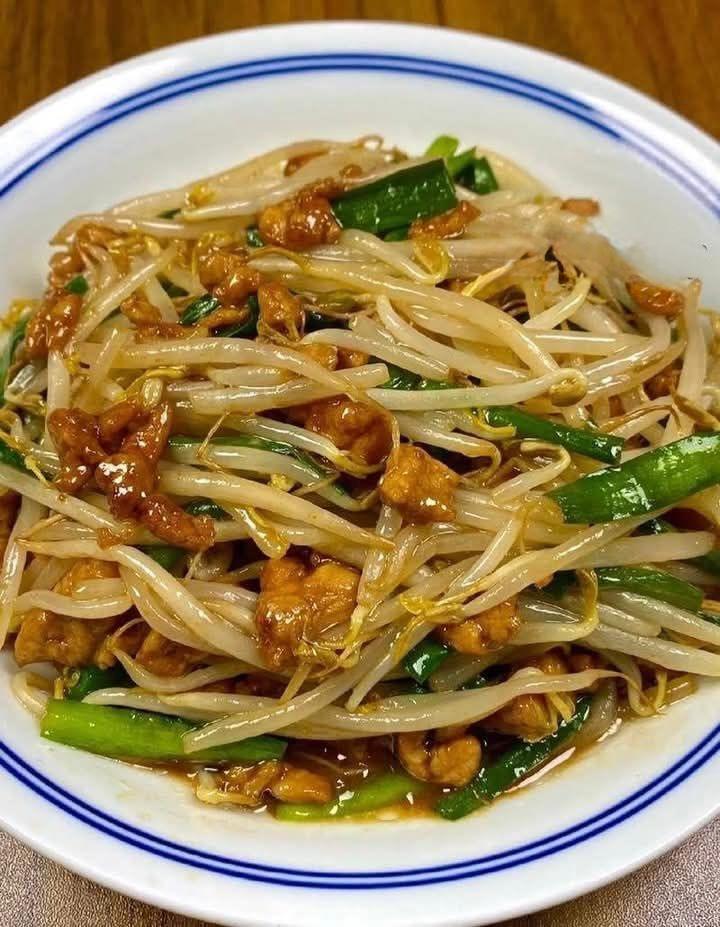 Stir-Fried Pork with Mung Bean Sprouts Recipe