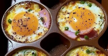 Baked Egg Cups with Ham and Cheese