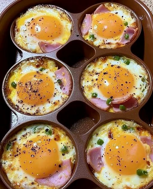 Baked Egg Cups with Ham and Cheese