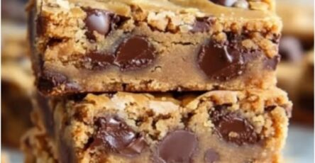 Peanut Butter Chocolate Chip Cookie Bars Recipe