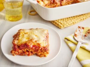 Authentic Italian Lasagna Recipe with Meat and Cheese