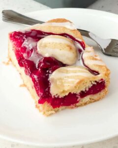 Delicious Cherry Pie Bars Recipe