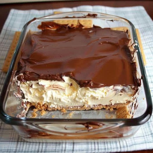 No bake Chocolate Eclair Cake