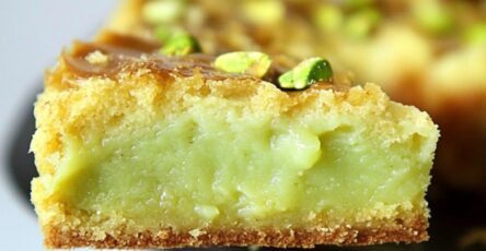 Pistachio Ooey Gooey Butter Cake