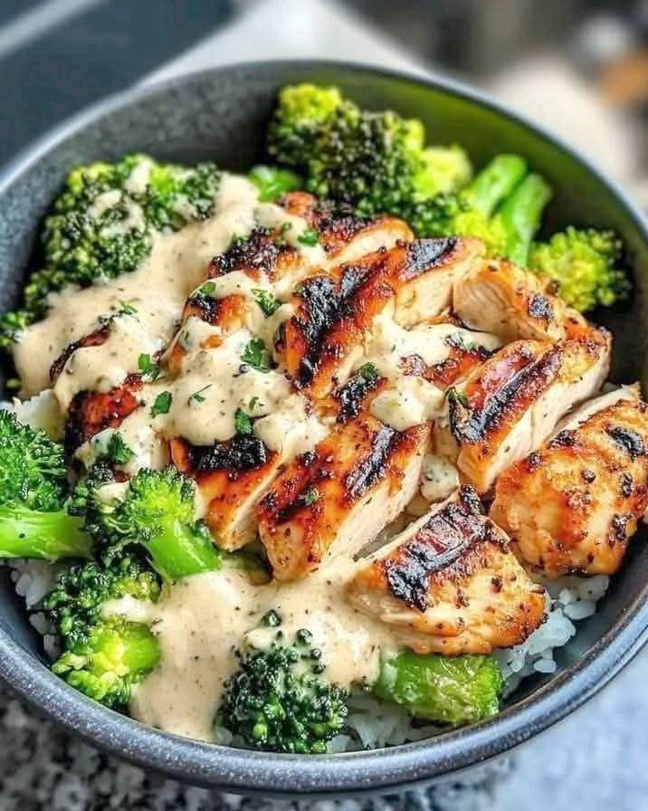 Grilled Chicken Rice Bowl with Creamy Garlic Sauce