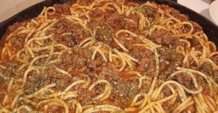 Cheesy Skillet Spaghetti Bake