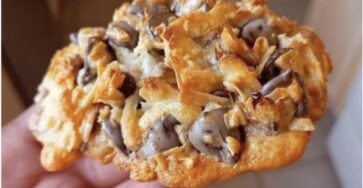 Easy Coconut Chocolate Chip Cookies