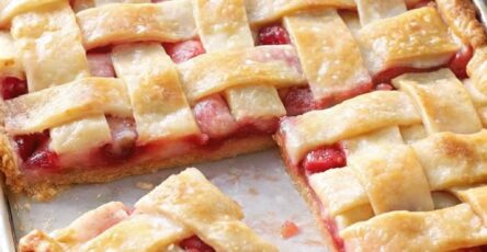Raspberry-Rhubarb Slab Pie