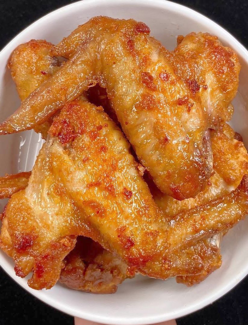 Crispy Fried Chicken Wings with Spicy and Fragrance