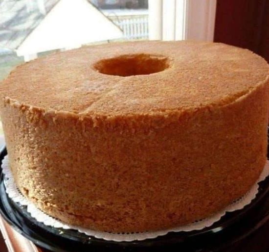 Classic 7UP Pound Cake