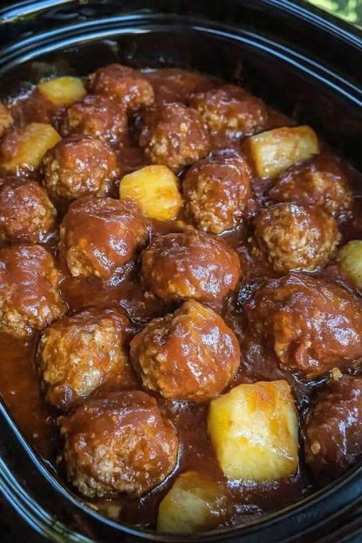 Crockpot Pineapple Barbecue Meatballs
